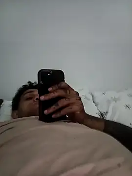 Snapshot of Fernanda30 chatting on 11/19/25, 06:13 Fernanda30 online show from 11/19/25, 06:13