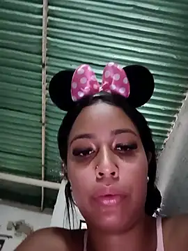 Snapshot of Fernanda30 chatting on 11/21/25, 04:16 Fernanda30 online show from 11/21/25, 04:16