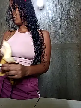 Snapshot of Fernanda30 chatting on 11/27/25, 03:03 Fernanda30 online show from 11/27/25, 03:03