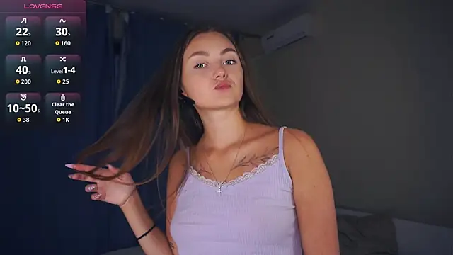 Snapshot of LoraDavi chatting on 10/15/25, 07:30 LoraDavi online show from 10/15/25, 07:30