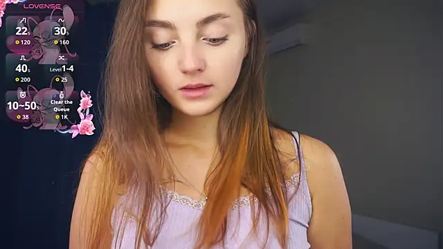 Snapshot of LoraDavi chatting on 10/29/25, 06:15 LoraDavi online show from 10/29/25, 06:15