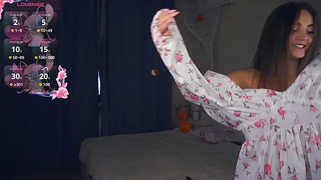 Snapshot of LoraDavi chatting on 11/07/25, 07:08 LoraDavi online show from 11/07/25, 07:08