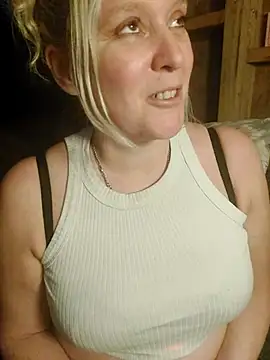 Snapshot of Bouncy-Bella28X chatting on 10/11/25, 09:46 Bouncy-Bella28X online show from 10/11/25, 09:46