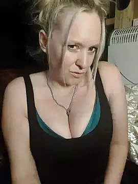 Snapshot of Bouncy-Bella28X chatting on 10/15/25, 07:41 Bouncy-Bella28X online show from 10/15/25, 07:41