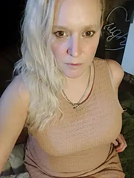 Snapshot of Bouncy-Bella28X chatting on 10/23/25, 11:09 Bouncy-Bella28X online show from 10/23/25, 11:09