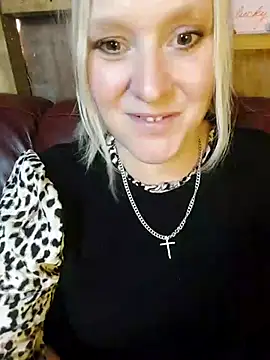 Snapshot of Bouncy-Bella28X chatting on 11/04/25, 12:26 Bouncy-Bella28X online show from 11/04/25, 12:26