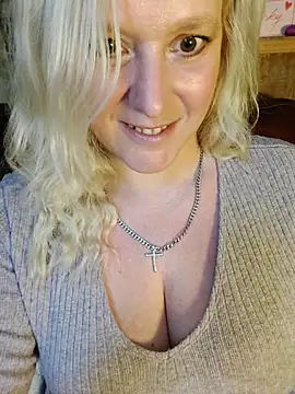 Snapshot of Bouncy-Bella28X chatting on 11/06/25, 12:17 Bouncy-Bella28X online show from 11/06/25, 12:17