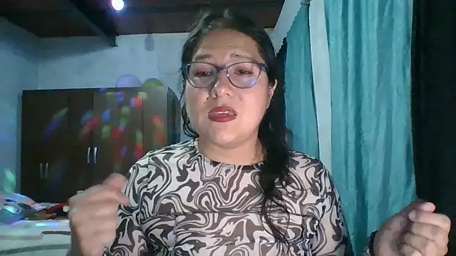 scarlett widow  online show from 10/08/25, 02:53