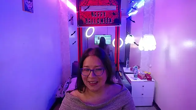 scarlett widow  online show from 10/20/25, 02:45