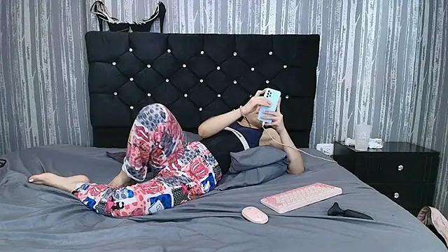 Alicee Moonn online show from 11/15/25, 08:22