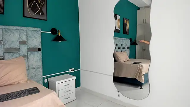 tamara lovv online show from 11/18/25, 12:20