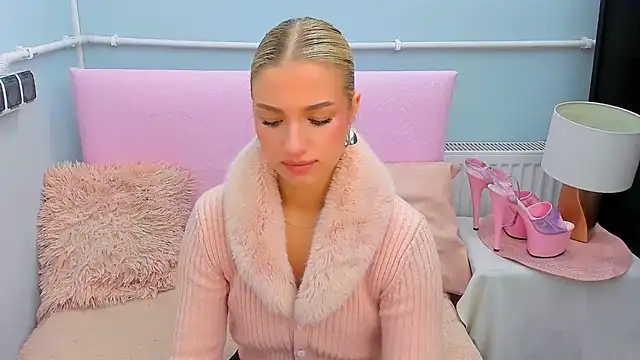 EvetteRose online show from 10/15/25, 03:23