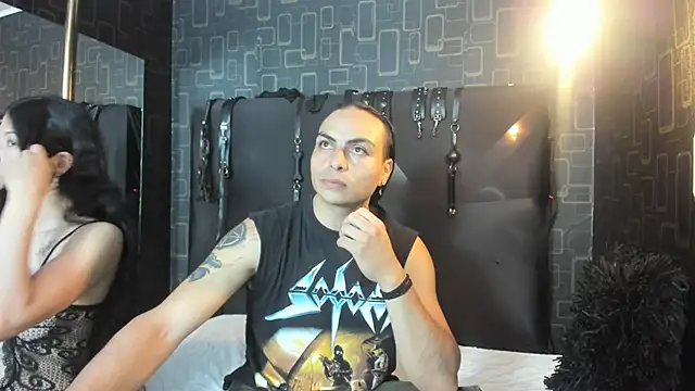 Snapshot of damian_and_tiana chatting on 09/25/25, 04:05 damian and tiana online show from 09/25/25, 04:05