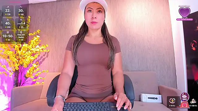 miacox 23 online show from 10/15/25, 10:37