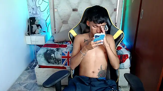 Snapshot of yiisu_ chatting on 10/06/25, 06:16 yiisu online show from 10/06/25, 06:16