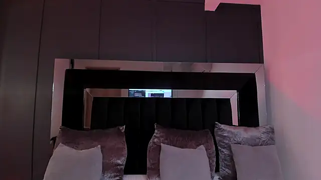 sofiaa brown online show from 10/17/25, 04:59