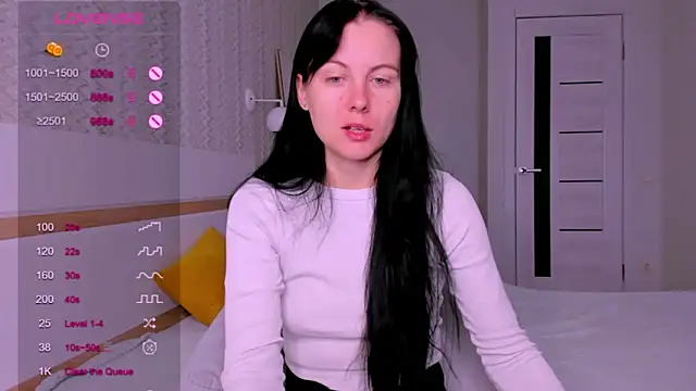 Elle Pearl  online show from 10/17/25, 06:27