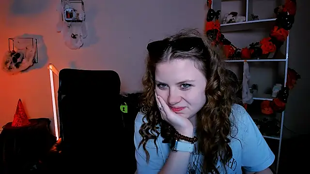 foxy tease  online show from 10/22/25, 10:42