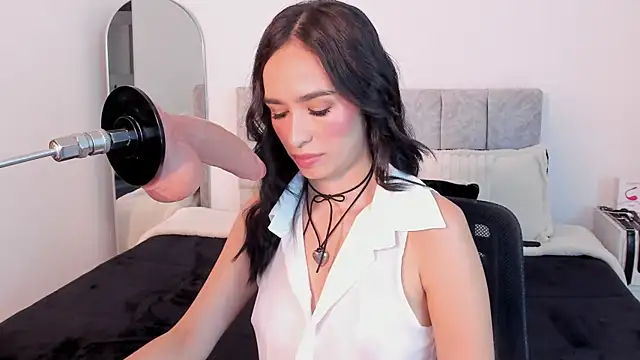 Taylormaxwell online show from 10/06/25, 10:07