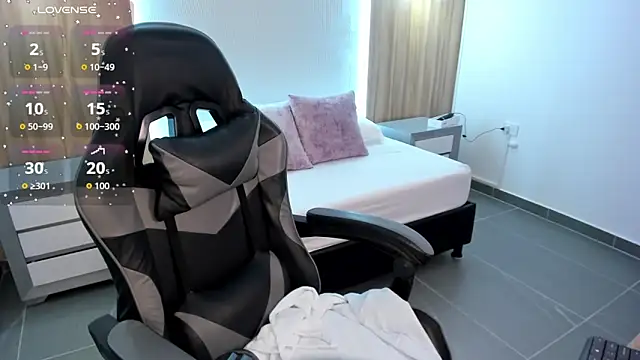 Snapshot of megara_x_ chatting on 10/18/25, 11:38 megara x online show from 10/18/25, 11:38