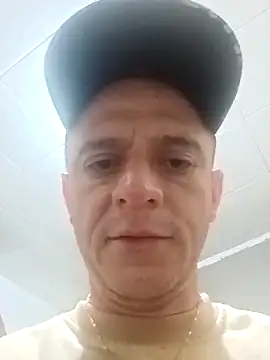 Snapshot of leon8013A chatting on 09/10/25, 11:54 leon8013A online show from 09/10/25, 11:54