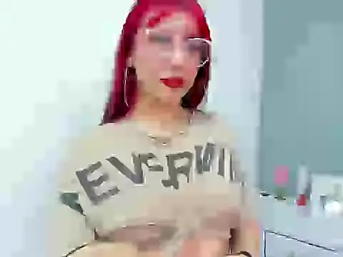 Snapshot of Maddy_Mills chatting on 09/19/25, 12:02 Maddy Mills online show from 09/19/25, 12:02