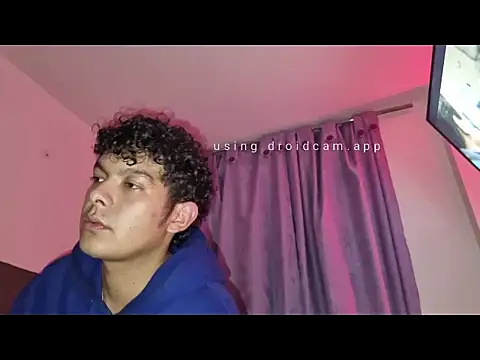 Snapshot of HotYoungCoupleLive chatting on 11/17/25, 11:32 HotYoungCoupleLive online show from 11/17/25, 11:32