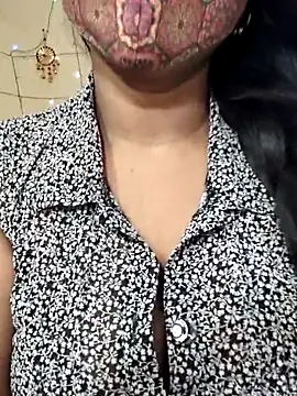 Snapshot of Hotty_Sonali chatting on 10/23/25, 12:10 Hotty Sonali online show from 10/23/25, 12:10