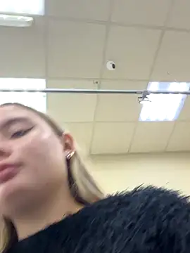 StephanieMur online show from 09/13/25, 06:02