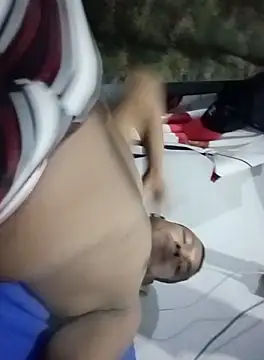 arnal32 online show from 10/08/25, 09:40