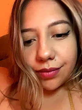 Snapshot of MissCat_ chatting on 09/23/25, 03:09 MissCat online show from 09/23/25, 03:09