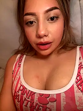 Snapshot of MissCat_ chatting on 10/10/25, 02:32 MissCat online show from 10/10/25, 02:32