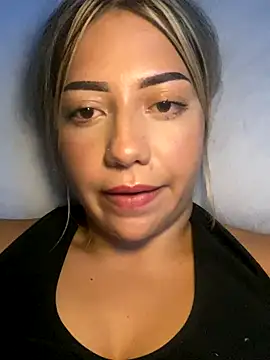 Snapshot of MissCat_ chatting on 10/25/25, 03:14 MissCat online show from 10/25/25, 03:14