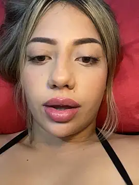 Snapshot of MissCat_ chatting on 11/01/25, 11:07 MissCat online show from 11/01/25, 11:07