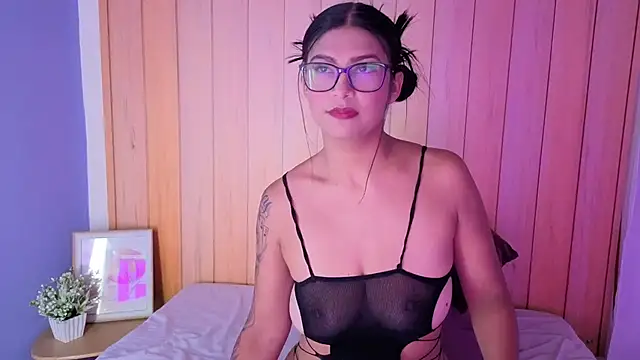 daphnevans online show from 11/12/25, 03:29