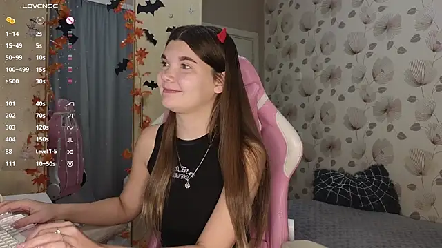 Snapshot of _cute_ice chatting on 10/31/25, 06:14 cute ice online show from 10/31/25, 06:14