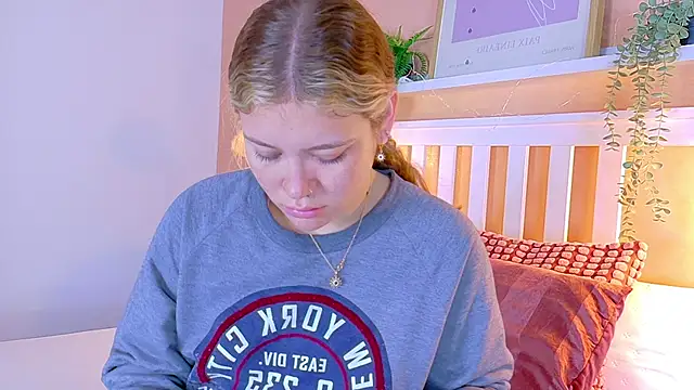 BelaMiller  online show from 10/01/25, 11:38