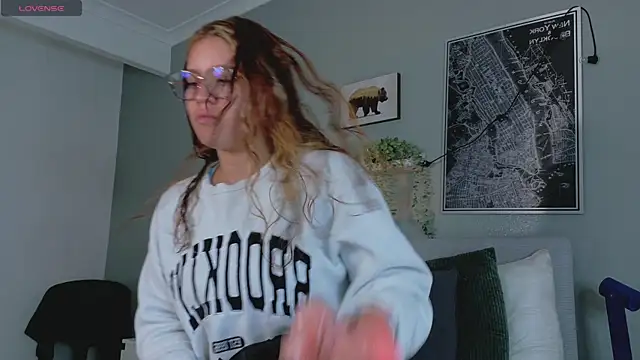 BelaMiller  online show from 10/11/25, 11:42