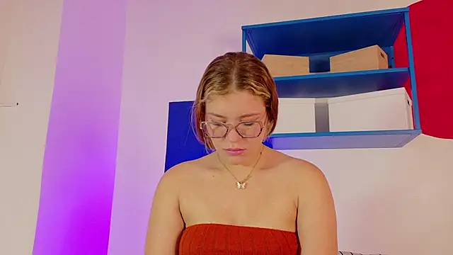 BelaMiller  online show from 11/18/25, 11:47