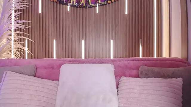 Snapshot of MylaDreams chatting on 10/18/25, 03:42 MylaDreams online show from 10/18/25, 03:42