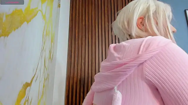 Snapshot of hinata_dolly chatting on 09/24/25, 08:39 hinata dolly online show from 09/24/25, 08:39