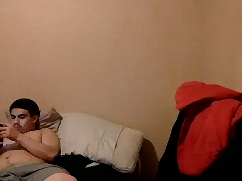 Snapshot of Cruzjr111 chatting on 11/16/25, 02:39 Cruzjr111 online show from 11/16/25, 02:39