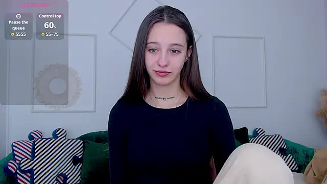 Snapshot of Little_cherryy__ chatting on 09/29/25, 06:51 Little cherryy online show from 09/29/25, 06:51