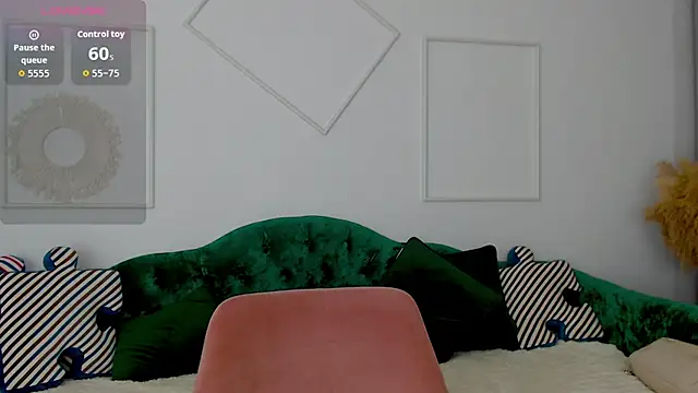 Snapshot of Little_cherryy__ chatting on 09/30/25, 06:51 Little cherryy online show from 09/30/25, 06:51