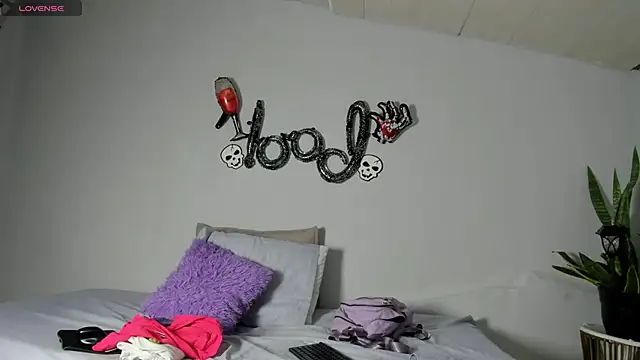 Sophia Ebony online show from 10/31/25, 12:39