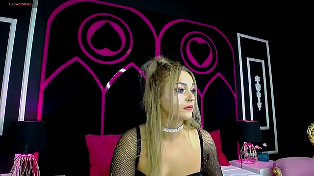 Snapshot of AlexxaBlaze chatting on 11/14/25, 05:28 AlexxaBlaze online show from 11/14/25, 05:28