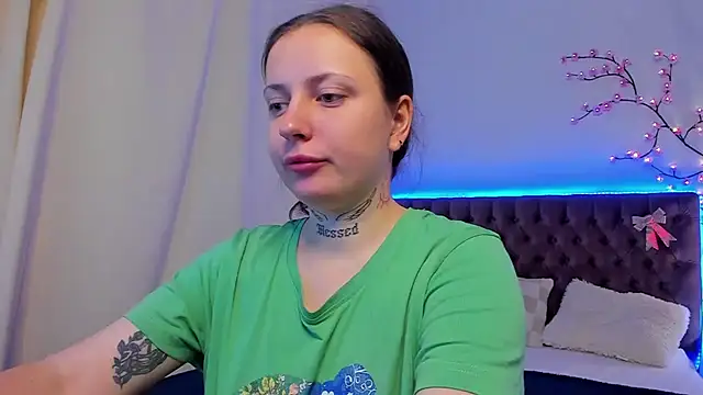 LilaVame online show from 10/18/25, 07:36