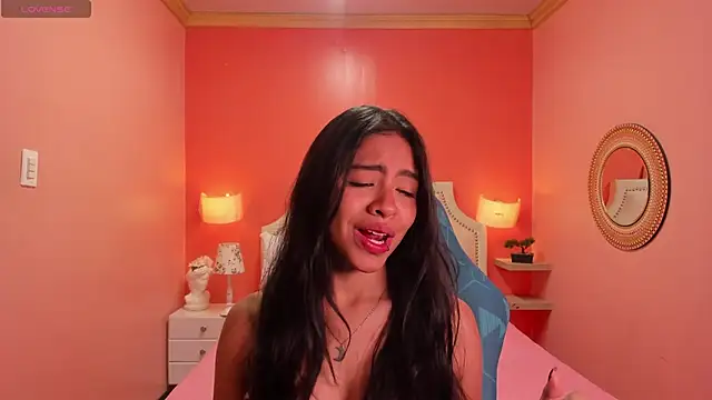 Snapshot of Sky_winter chatting on 11/16/25, 03:06 Sky winter online show from 11/16/25, 03:06