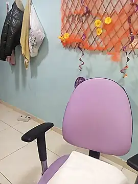 karinnahotdirty online show from 10/17/25, 07:49