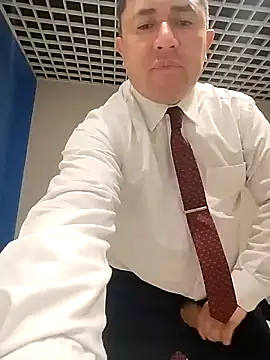 BigCristh79 online show from 11/11/25, 04:45